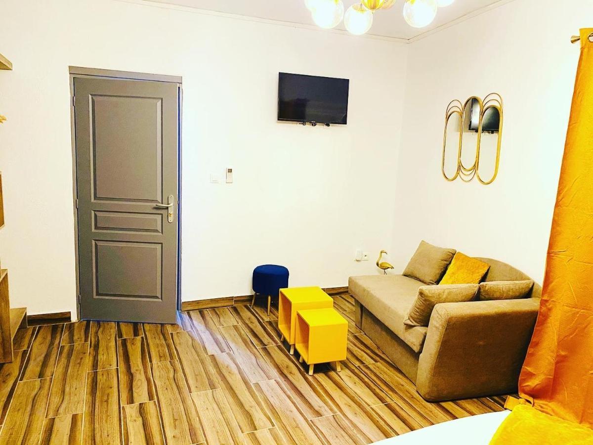 Moya Residence By Md Dzaoudzi Bagian luar foto